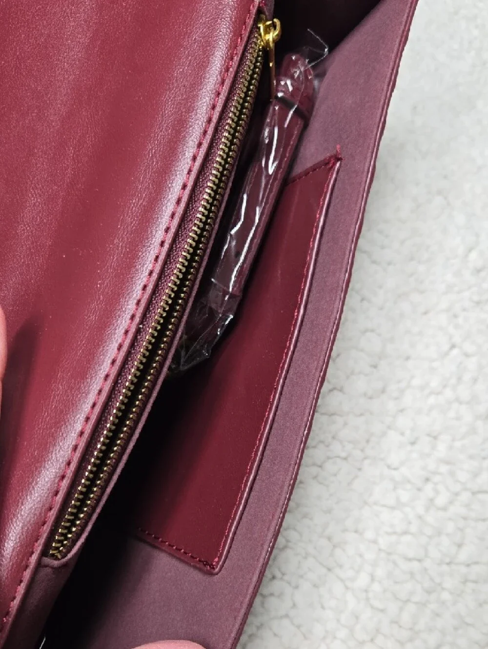 Rich Wine Faux Leather Handbag Interior with Zipper Pocket - Picture 5 of 9